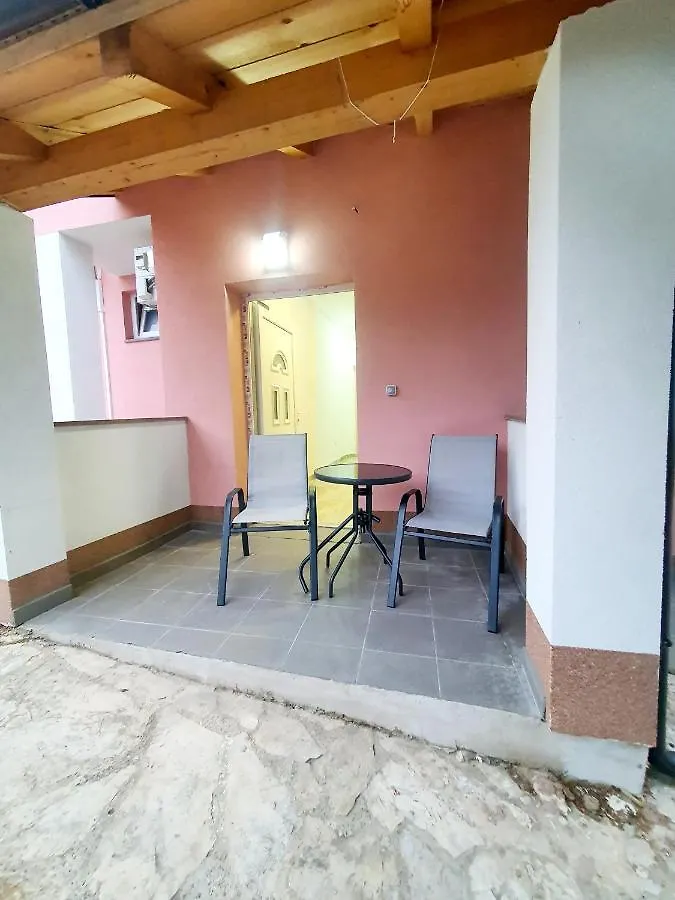 Ferienwohnung Apartmans Nejra3 Sa Bazenom Pula Kroatien