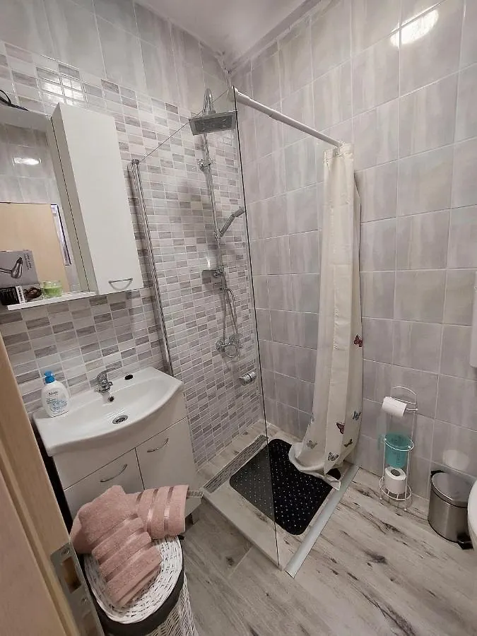 Apartment Ferienwohnung Apartmans Nejra3 Sa Bazenom Pula