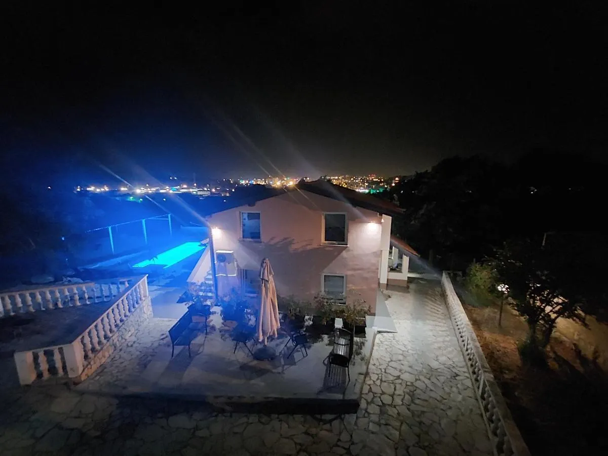 Ferienwohnung Apartmans Nejra3 Sa Bazenom Pula Apartment