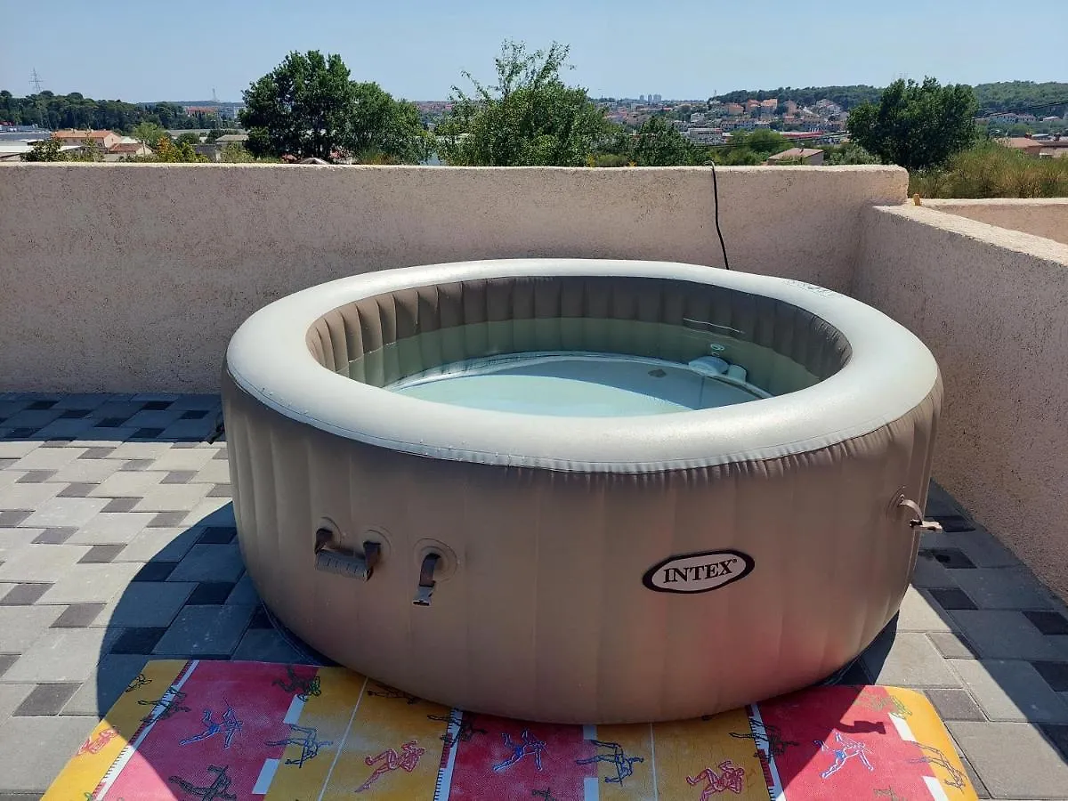 Ferienwohnung Apartmans Nejra3 Sa Bazenom Pula